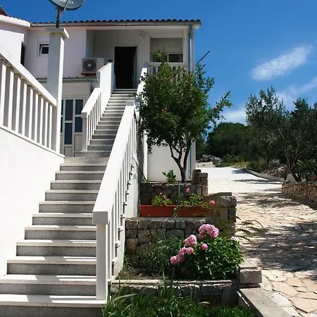Jezera 5079a * Tisno